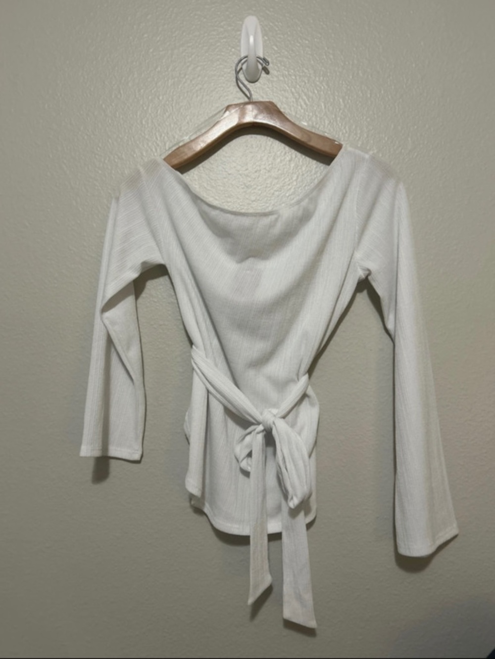 GUESS asymmetrical white blouse with tie around waist, NWT, Size S